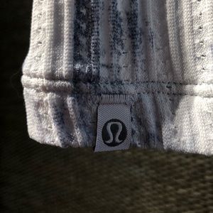 Lululemon Train To Be SS